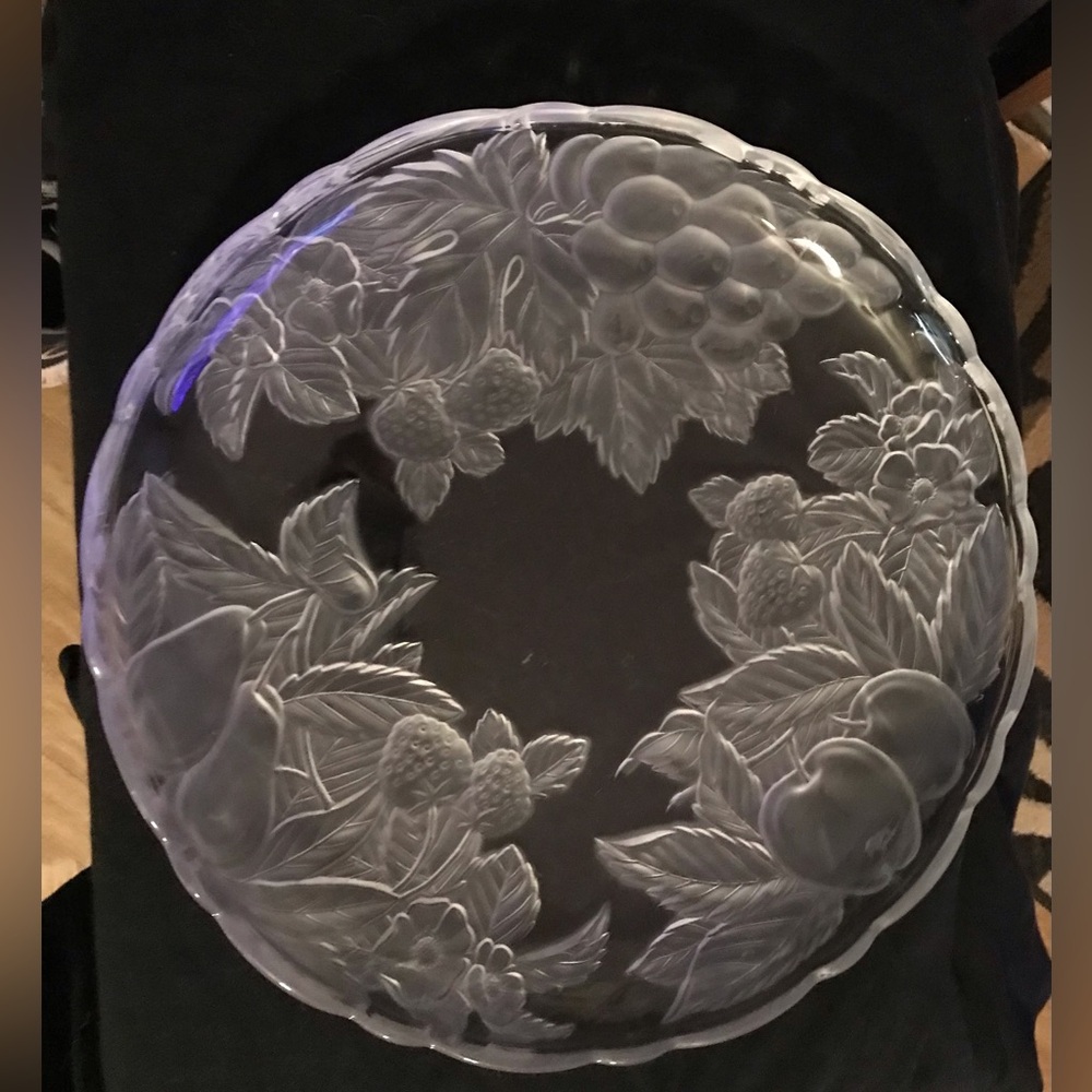 Mikasa Savoir Vivre Winter Rose 13.75" Vintage Round Platter w/ Frosted Fruits &